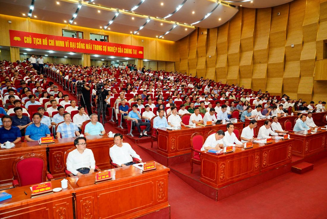 Quang cảnh Hội nghị gặp gỡ, đối thoại với chủ đề “doanh nghiệp Hải Phòng đoàn kết, tự hào, tự cường và phát triển bền vững”