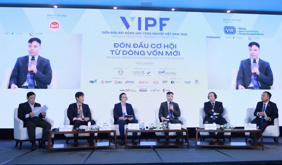 Các diễn giả tham gia Phiên 1 tại Diễn đàn