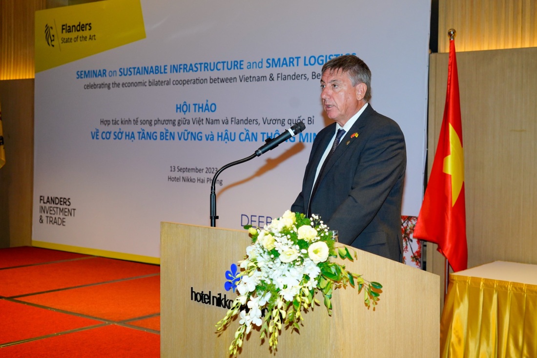 Ông Jan Jambon, Bộ trưởng - Thủ hiến Chính phủ kiêm Bộ trưởng Bộ Ngoại giao, Văn hóa, Công nghệ thông tin và Quản lý cơ sở vật chất Vùng Flanders (Bỉ)