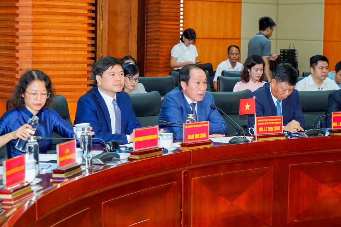 Ông Lê Tiến Châu, Bí thư Thành ủy Hải Phòng cam kết sẽ tạo điều kiện thuận lợi nhất để các doanh nghiệp của Vương quốc Bỉ đầu tư sản xuất, kinh doanh tại Thành phố