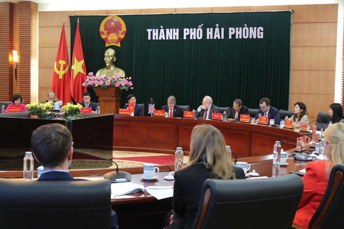 Quang cảnh buổi làm việc giữa TP. Hải Phòng và đoàn công tác Vương quốc Anh