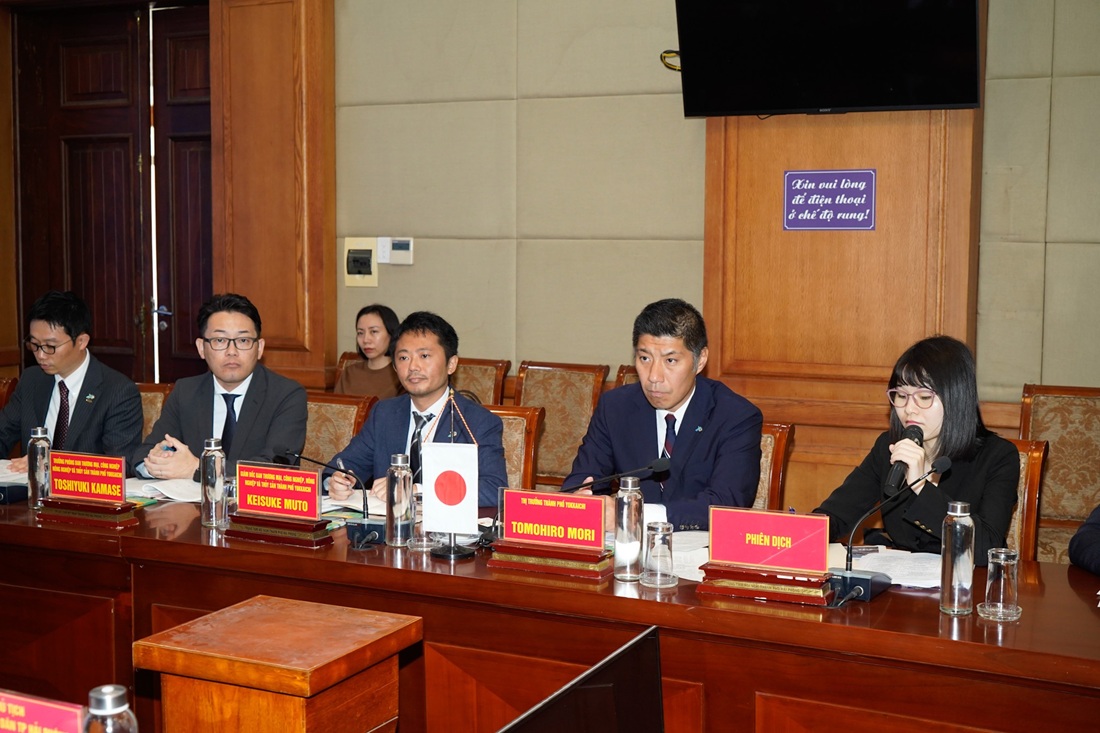 Ông Tomohiro Mori, Thị trưởng thành phố Yokkaichi cảm ơn và đánh giá cao sự phát triển vượt bậc của Thành phố Hải Phòng trong những năm gần đây