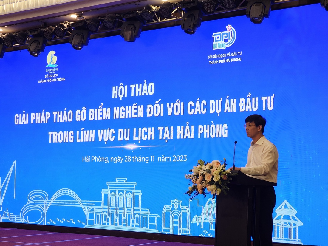 Ông Bùi Tiến Phong, Phó giám đốc Sở Kế hoạch và Đầu tư phát biểu tại hôi thảo