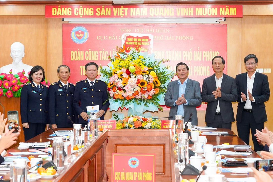 Lãnh đạo Thành phố biểu dương Cục Hải quan TP. Hải Phòng