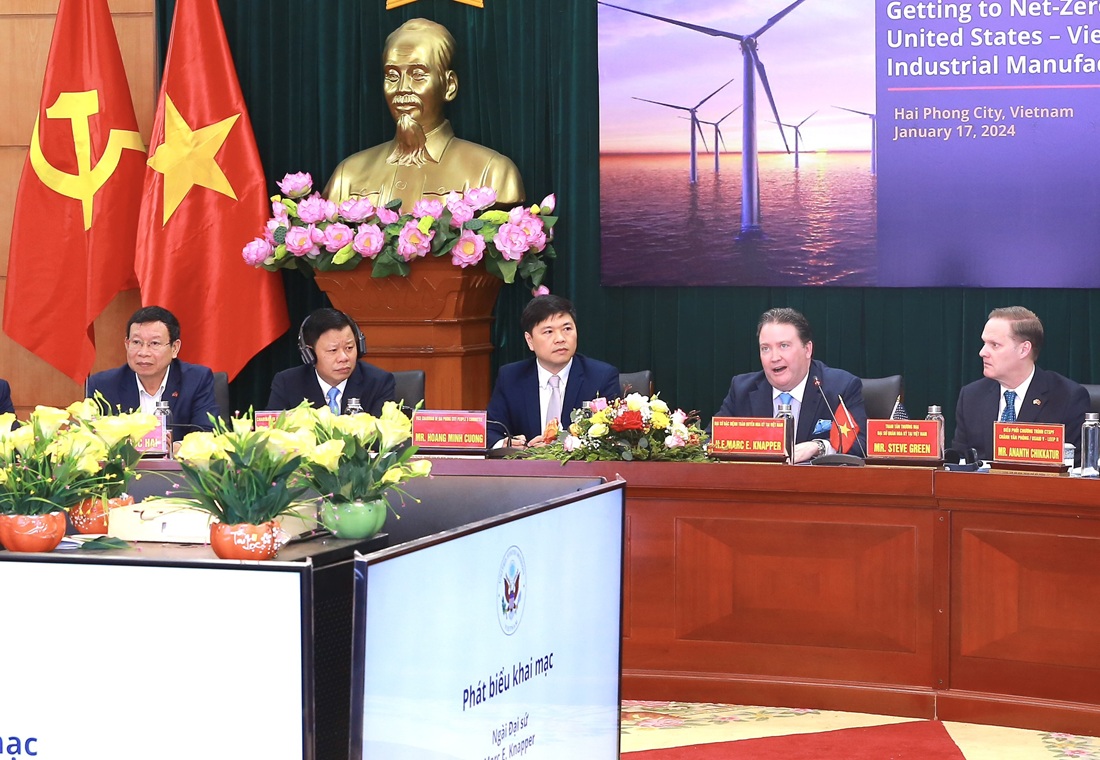 Ông Marc E. Knapper, Đại sứ Hợp chủng quốc Hoa Kỳ tại Việt Nam phát biểu tại Hội thảo
