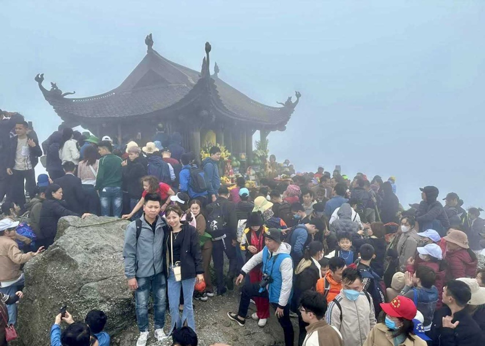 Khu di tích quốc gia đặc biệt Yên Tử là điểm đến tâm linh thu hút đông du khách. Ảnh: Trung tâm TT-VH TP Uông Bí