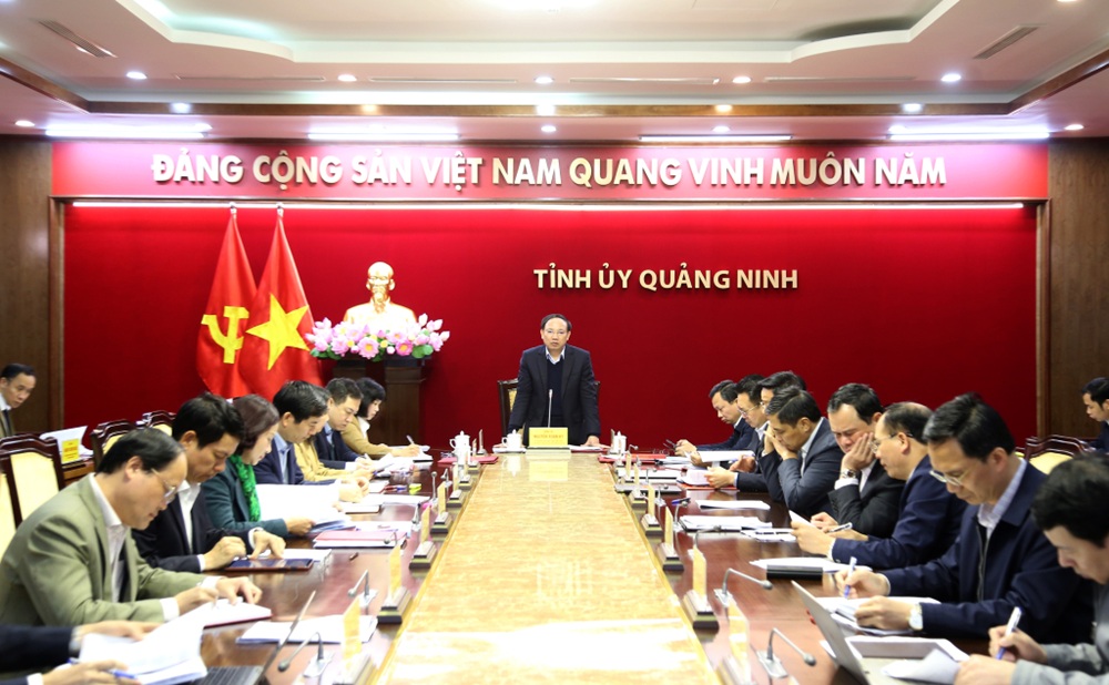 Ông Nguyễn Xuân Ký, Bí thư Tỉnh ủy Quảng Ninh chỉ đạo tại cuộc họp về tình hình giải quyết khó khăn, vướng mắc trong triển khai tổ chức thực hiện các Dự án đầu tư công năm 2024. Ảnh: Thu Chung