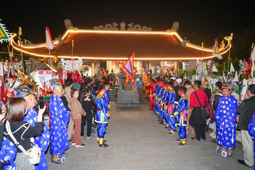 Các nghi lễ được tổ chức trang nghiêm, thành kính