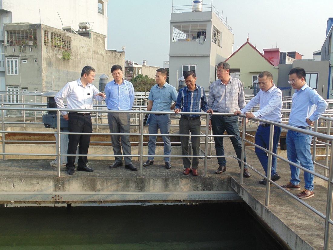 Ông Hoàng Minh Cường, Phó chủ tịch UBND TP. Hải Phòng tham quan tại Nhà máy sản xuất nước An Dương