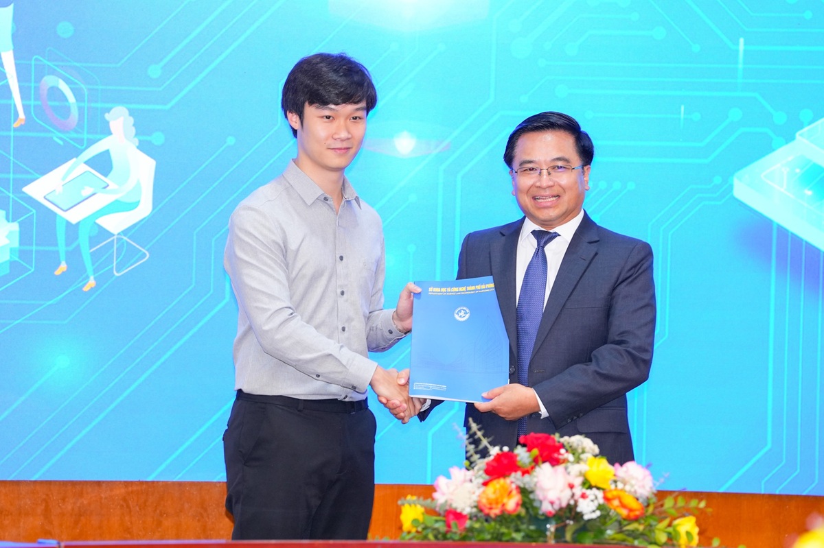 NIC trao chứng nhận Bản quyền phần mềm thiết kế vi mạch cho Trường Đại học Hải Phòng