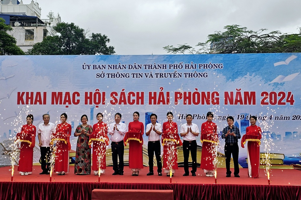 Cắt băng khai mạc Hội sách Hải Phòng năm 2024