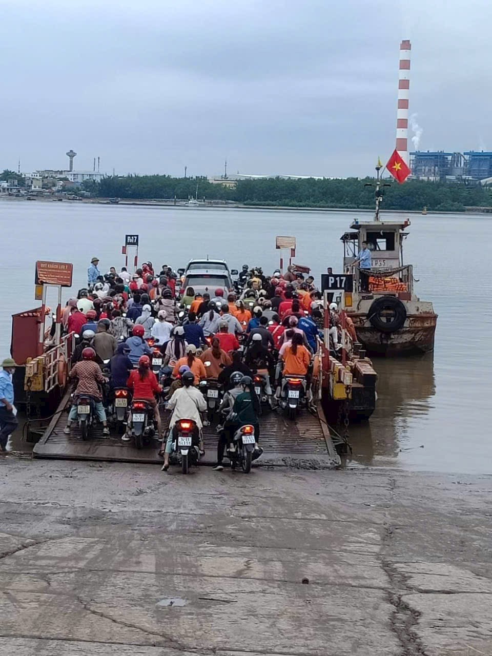 Phà Rừng đã hoàn thành sứ mệnh của mình. Ảnh - Thanh Tân