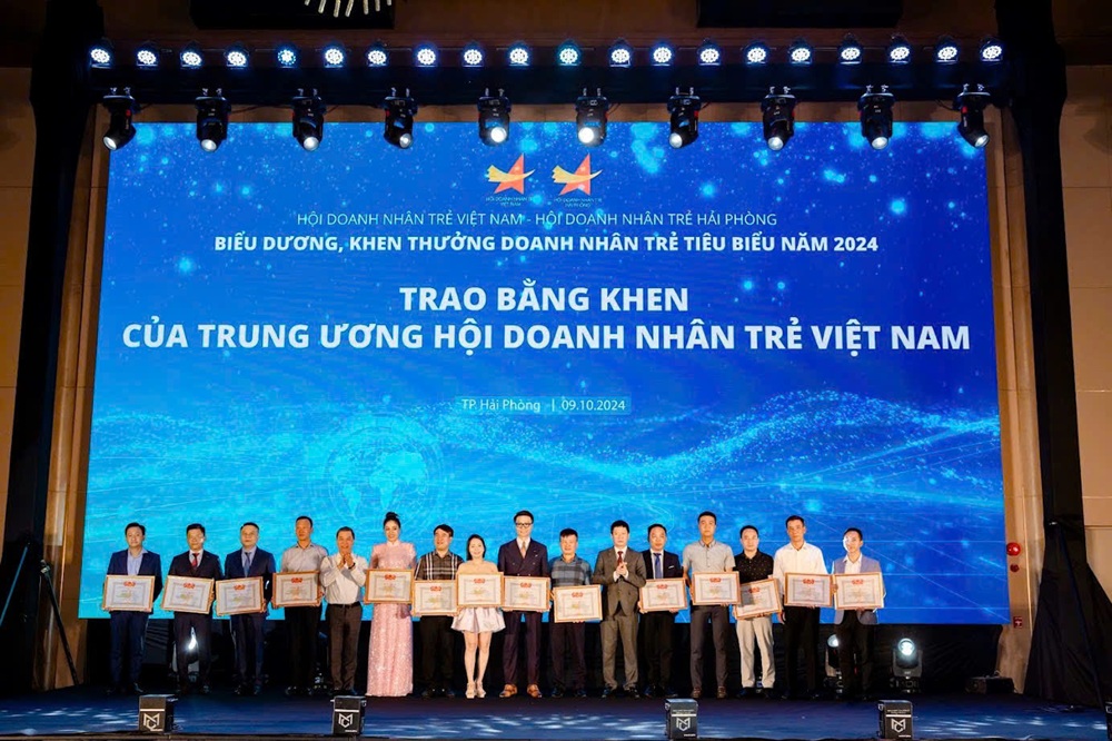 Các DNT được Trung ương Hội DNT Việt Nam tặng Bằng khen