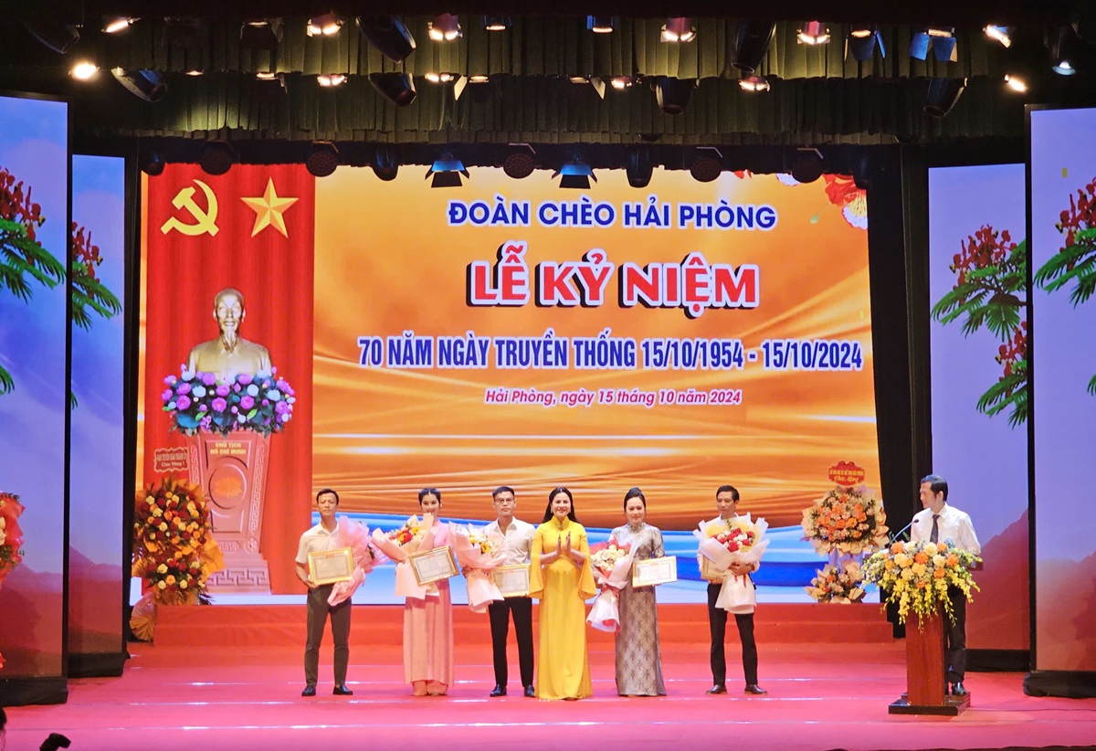 5 cá nhân nhận Giấy khen của Sở Văn hóa và Thể thao Hải Phòng