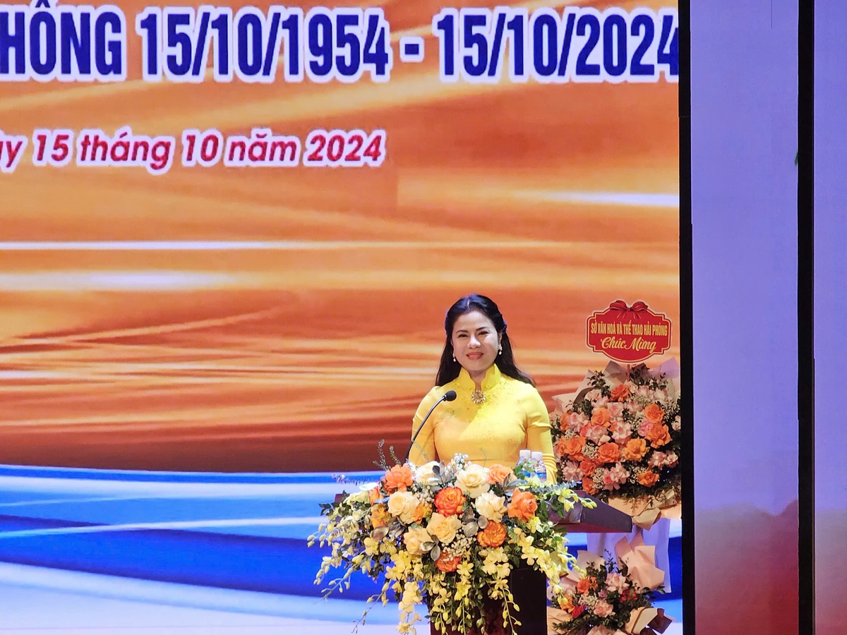 Bà Trần Thị Hoàng Mai, Giám đốc Sở Văn hóa và Thể thao Hải Phòng phát biểu tại lễ kỷ niệm