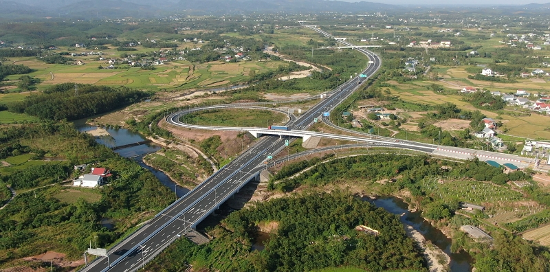 Hệ thống giao thông thuận lợi là điểm hấp dẫn các nhà đầu tư đến đầu tư tại Đầm Hà