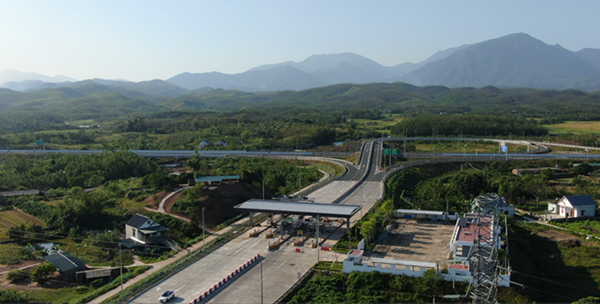 Huyện Đầm Hà còn có vị trí thuận lợi về kết nối giao thông với Quốc lộ 18, đường cao tốc Vân Đồn - Móng Cái