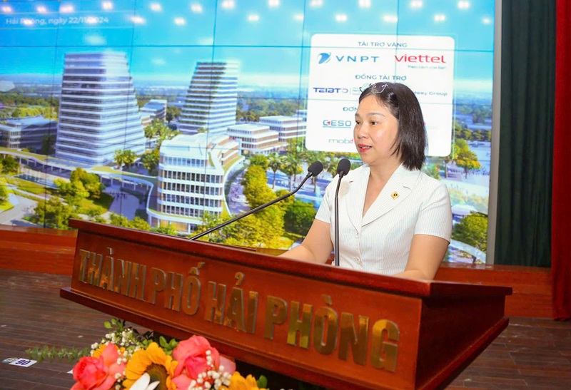 Bà Nguyễn Thị Thu Giang, Phó Chủ tịch kiêm Tổng Thư ký VINASA phát biểu tại Diễn đàn