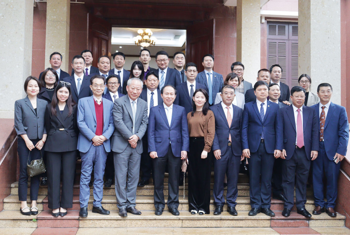 Lãnh đạo thành phố Hải Phòng và các doanh nghiệp Trung Quốc tại cuộc làm việc