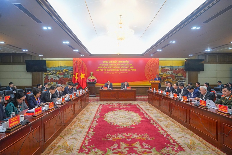 Quang cảnh buổi làm việc của Chủ tịch Quốc hội Trần Thanh Mẫn với Ban Thường vụ Thành ủy Hải Phòng sơ kết Nghị quyết số 35/2021/QH15