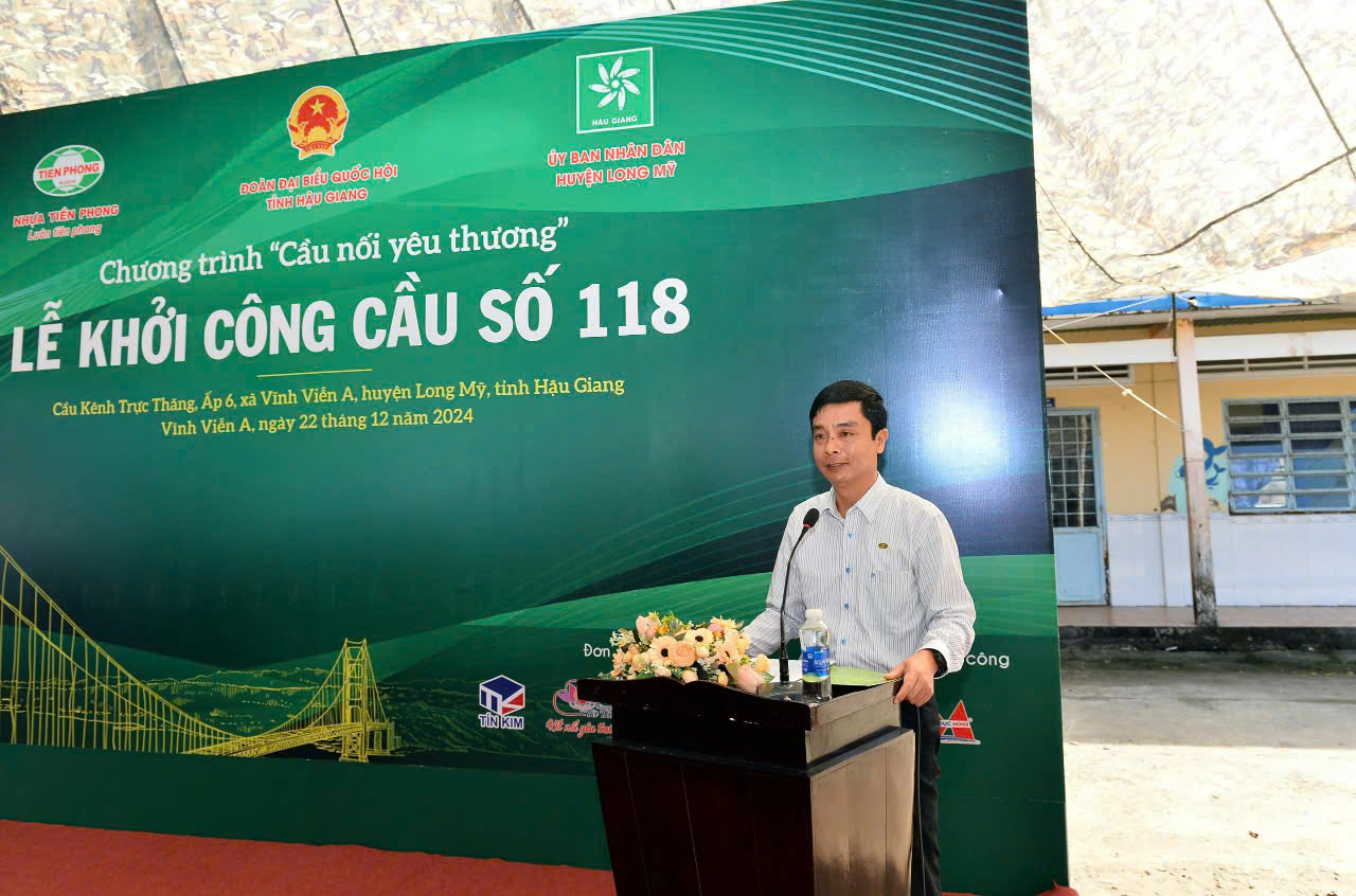 Ông Trần Ngọc Bảo, Thành viên HĐQT, Phó Tổng giám đốc Công ty Nhựa Tiền Phong phát biểu