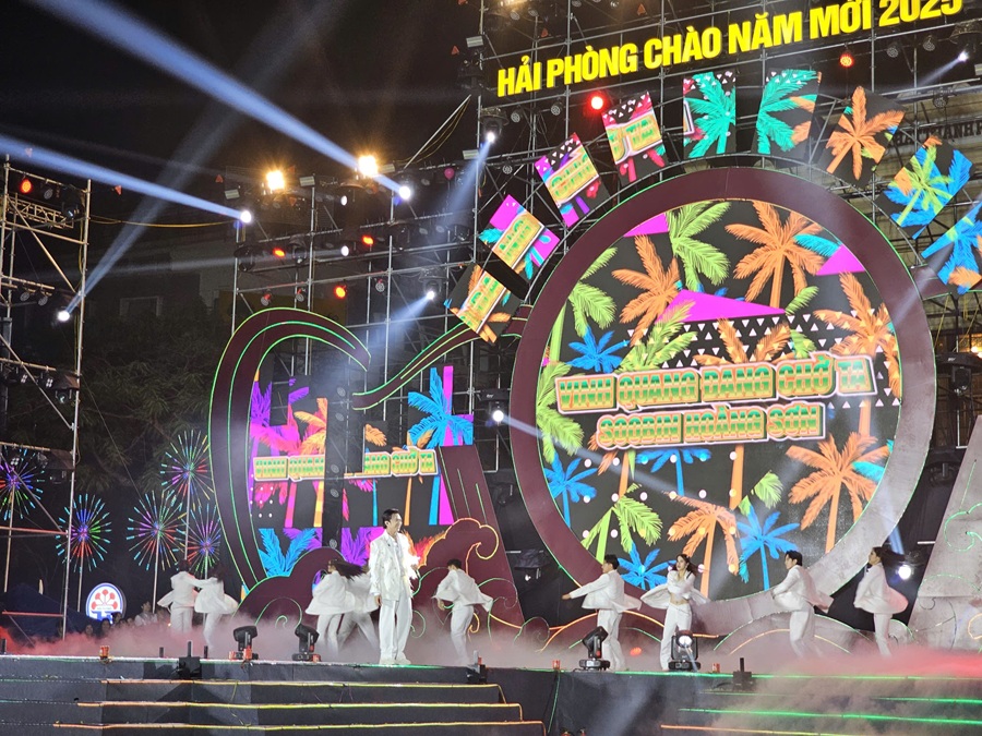 Các tiết mục ca múa nhạc trẻ trung, đầy sôi động quảng bá về một Thành phố Hải Phòng tràn đầy sức trẻ và khát khao cống hiến của thế hệ trẻ
