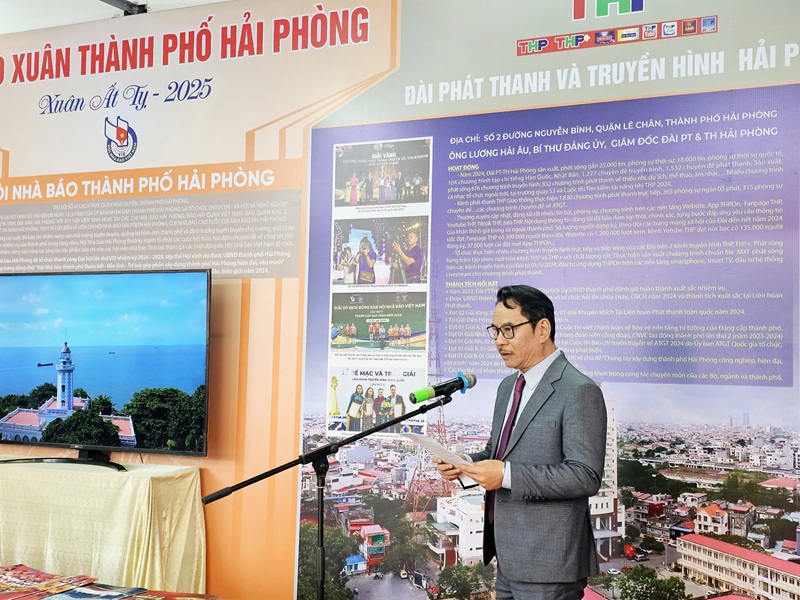Ông Nguyễn Anh Tú, Chủ tịch Hội Nhà báo TP. Hải Phòng phát biểu khai mạc