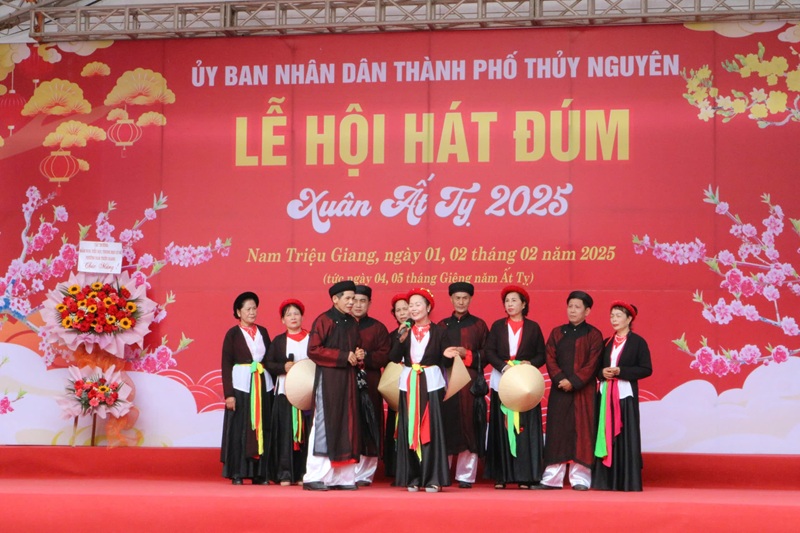 Lễ hội hát Đúm Xuân Ất Tỵ 2025 tại TP. Thủy Nguyên. Ảnh: Phương Mai
