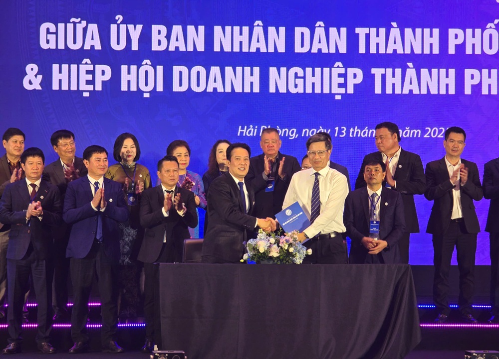 Lễ ký kết Quy chế phối hợp giữa Hiệp hội doanh nghiệp và UBND TP. Hải Phòng. Ảnh: Thanh Sơn