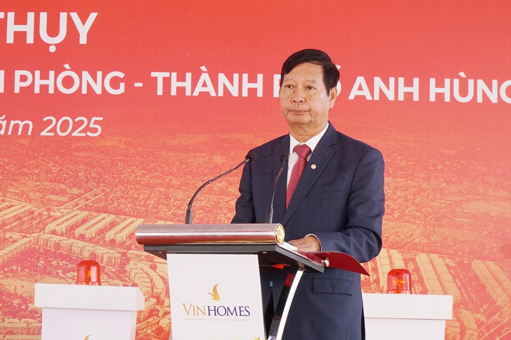 Ông Lê Khắc Hiệp, Phó chủ tịch Tập đoàn Vingroup phát biểu tại lễ khởi công