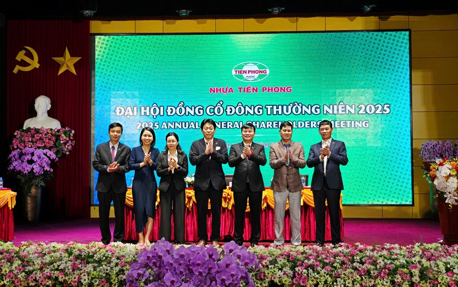 7 thành viên HĐQT nhiệm kỳ 2025 - 2030 ra mắt Đại hội