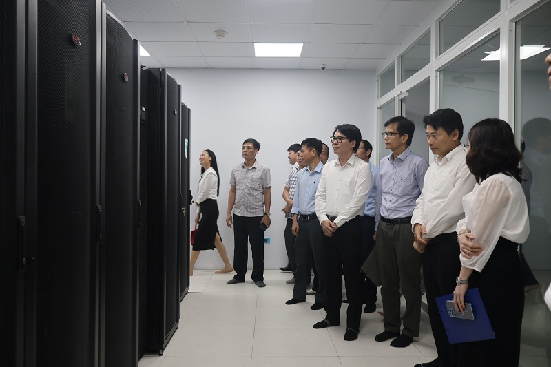 Lãnh đạo Sở Khoa học và Công nghệ Hải Dương và Sở Khoa học và Công nghệ Hải Phòng tham quan Trung tâm dữ liệu DC của tỉnh Hải Dương