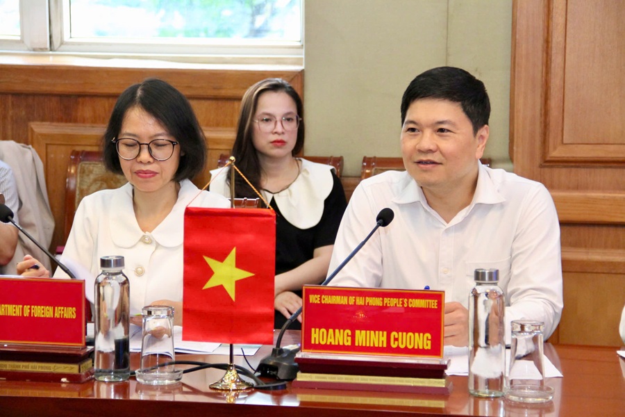 Ông Hoàng Minh Cường, Phó chủ tịch UBND thành phố Hải Phòng thông tin tại buổi làm việc