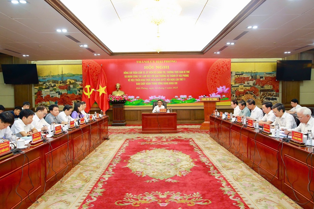 Quang cảnh buổi làm việc