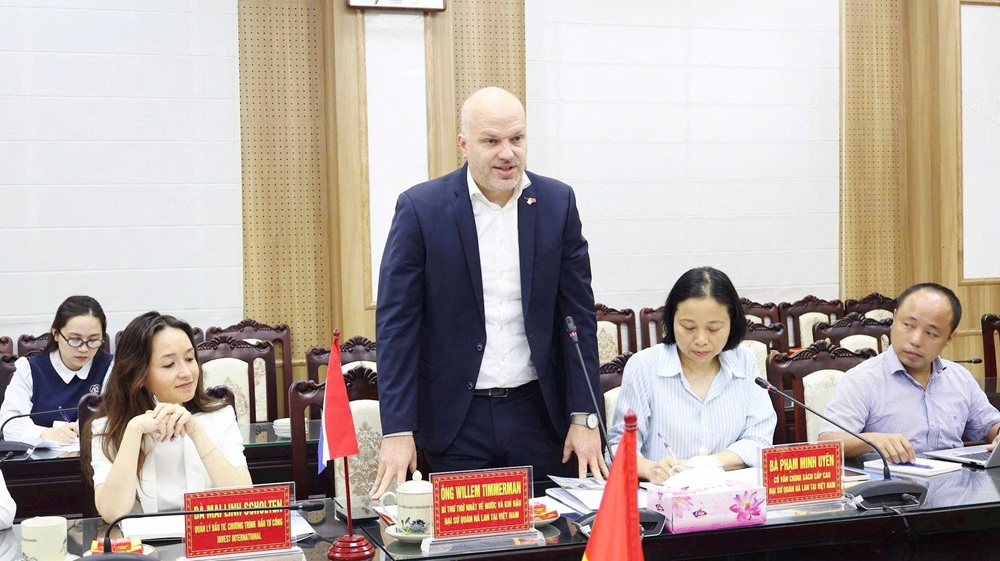 Ngài Willem Timmerman, Bí thư thứ nhất phụ trách lĩnh vực nước và khí hậu, Đại sứ quán Vương quốc Hà Lan tại Việt Nam đánh giá cao quyết tâm của tỉnh Hải Dương thông qua việc xây dựng lộ trình thực hiện Dự án