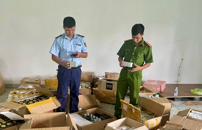 Hải Phòng tăng cường kiểm tra, xử lý nghiêm các hành vi sản xuất, buôn bán hàng giả, hàng kém chất lượng. Ảnh: Chi cục QLTT Hải Phòng