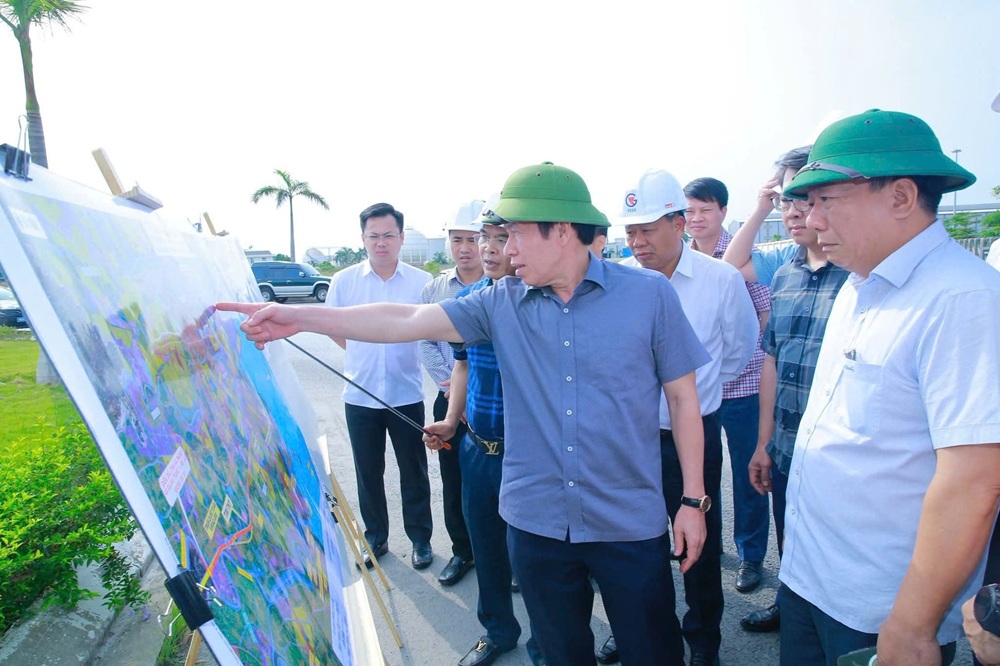 Lãnh đạo Thành phố Hải Phòng kiểm tra thực địa tại Đình Vũ