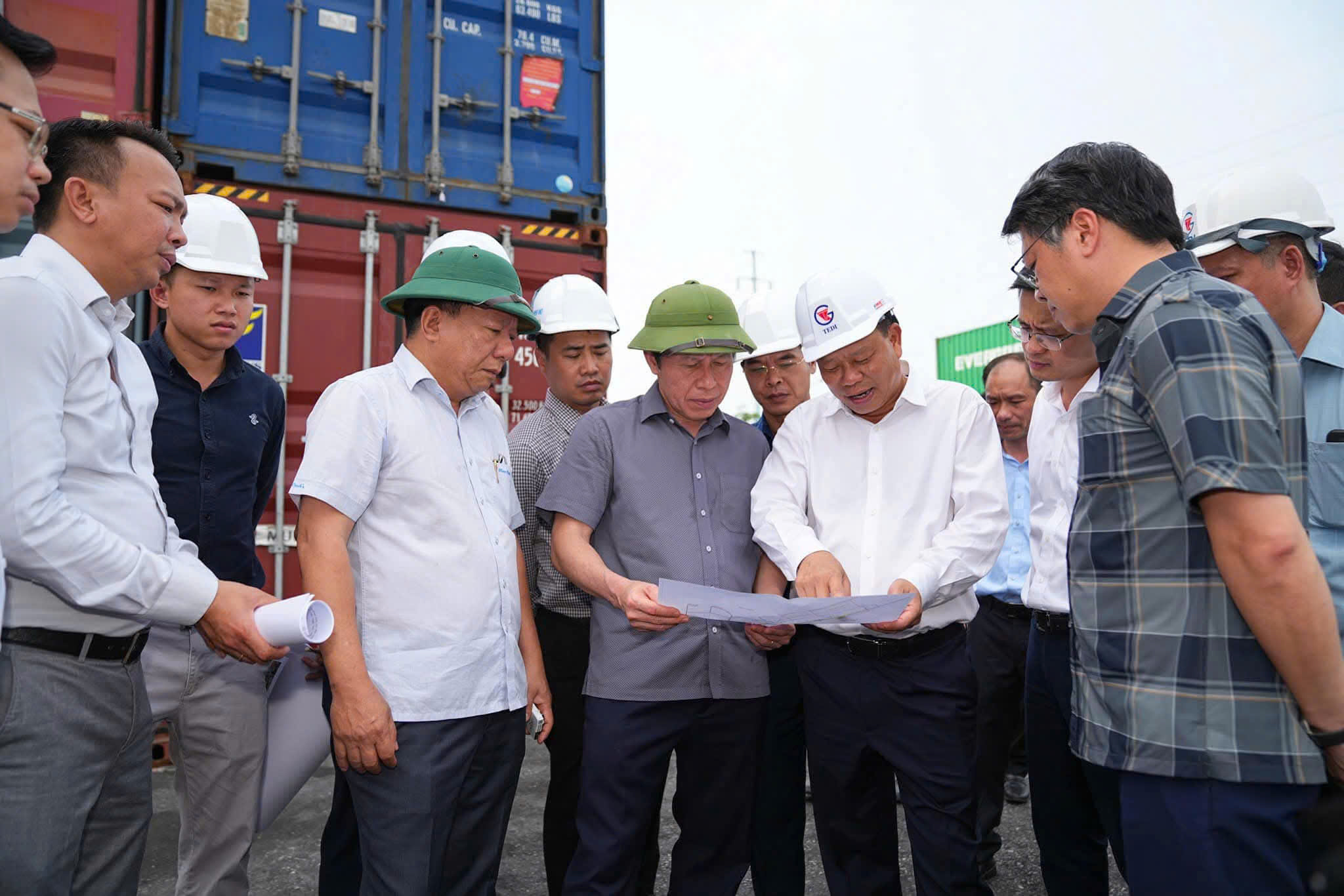 Lãnh đạo Thành phố Hải Phòng kiểm tra thực địa tại Đình Vũ