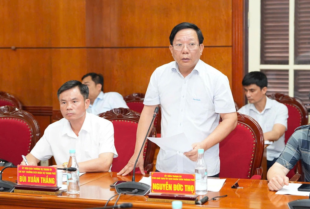 Ông Nguyễn Đức Thọ, Phó chủ tịch UBND thành phố Hải Phòng phát biểu tại cuộc họp