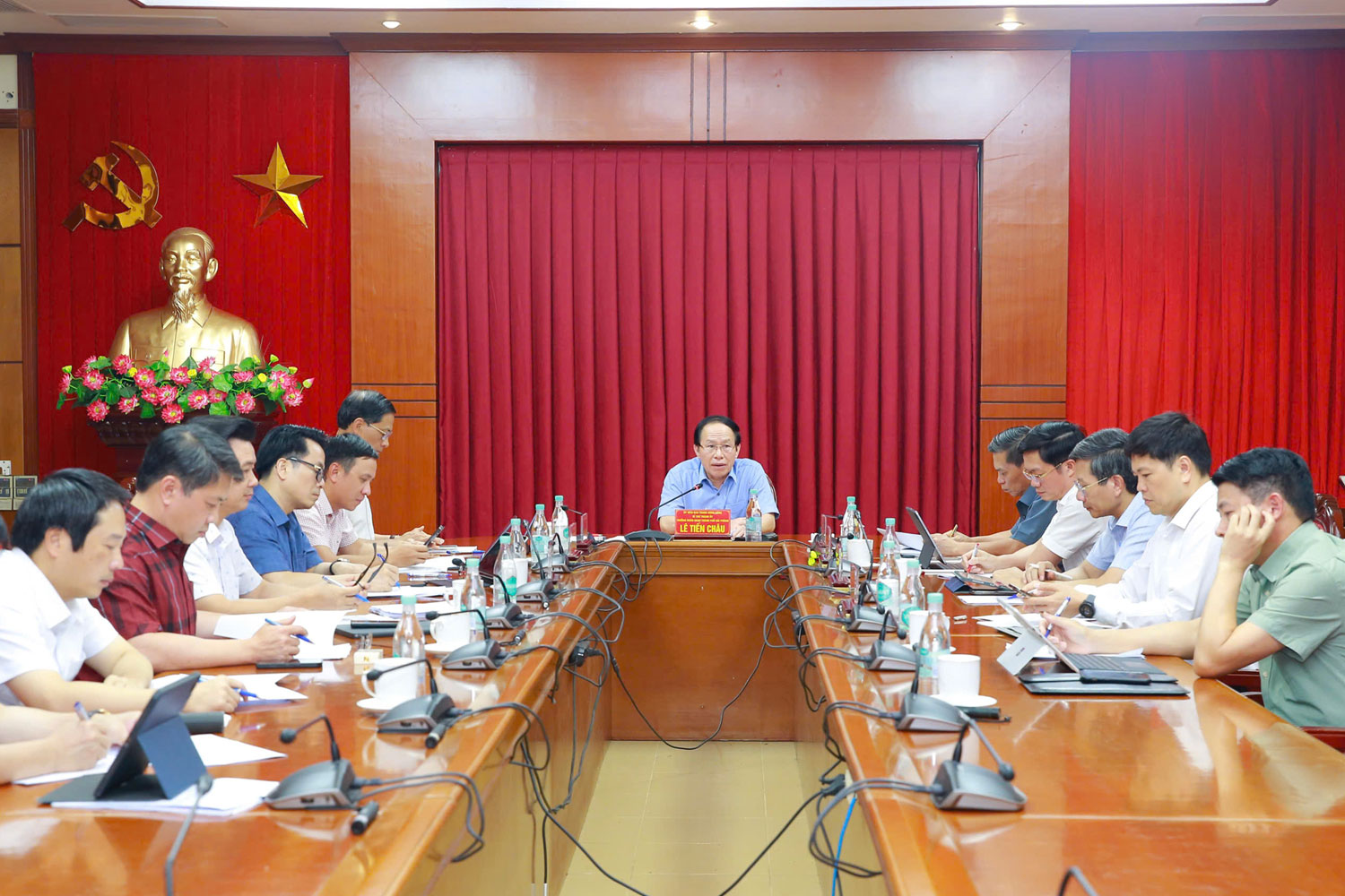 Ông Lê Tiến Châu, Bí thư Thành ủy Hải Phòng, Trưởng Ban chỉ đạo 1806 chủ trì cuộc làm việc