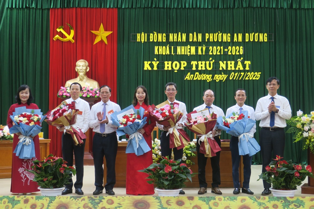 Các đồng chí Thường trực HĐND; Phó, Trưởng các Ban HĐND phường An Dương khóa I, nhiệm kỳ 2021-2026