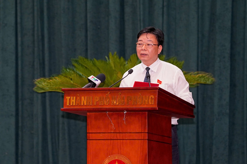 Ông Nguyễn Khắc Toản, Phó chủ tịch HĐND TP. Hải Phòng thông báo số lượng đại biểu HĐND thành phố sau hợp nhất