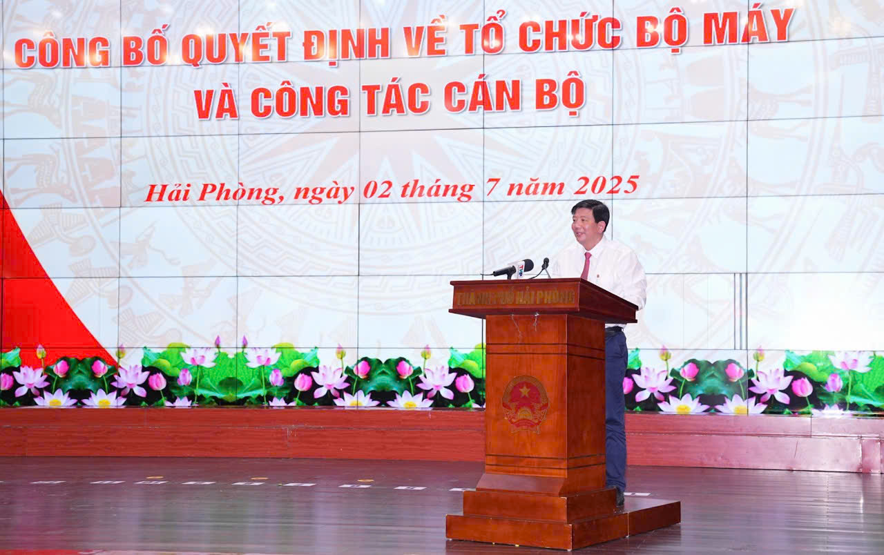 Ông Nguyễn Quang Phúc, Trưởng ban Ban Tuyên giáo và Dân vận Thành ủy Hải Phòng phát biểu nhận nhiệm vụ