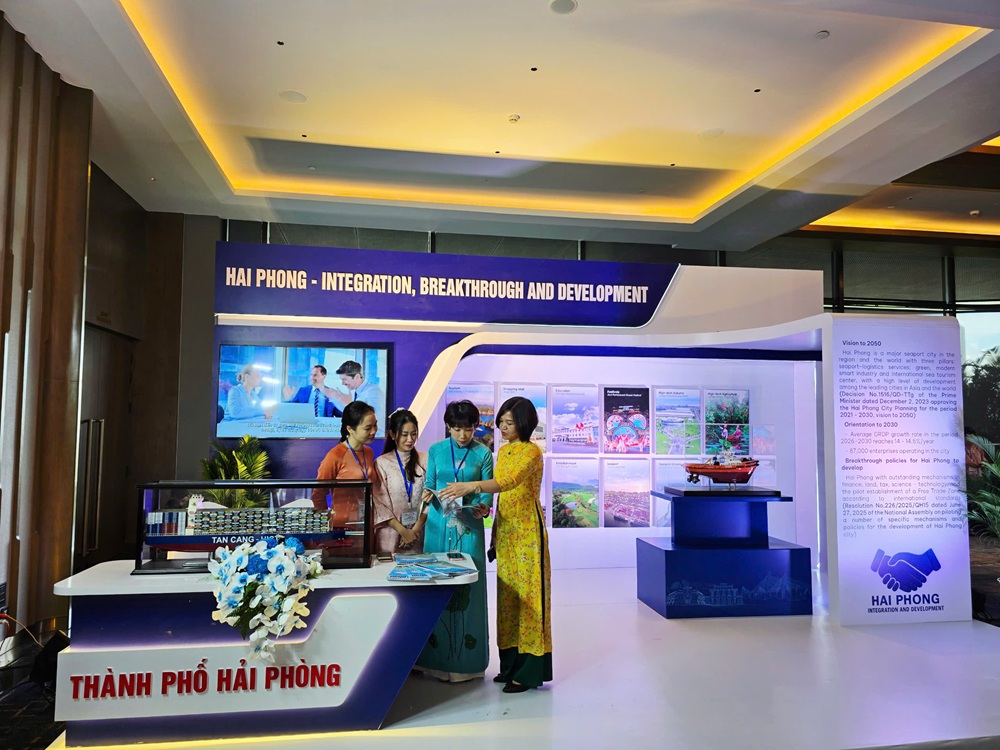 Gian hàng triển lãm của Sở tài chính Hải Phòng. Ảnh: Thanh Sơn
