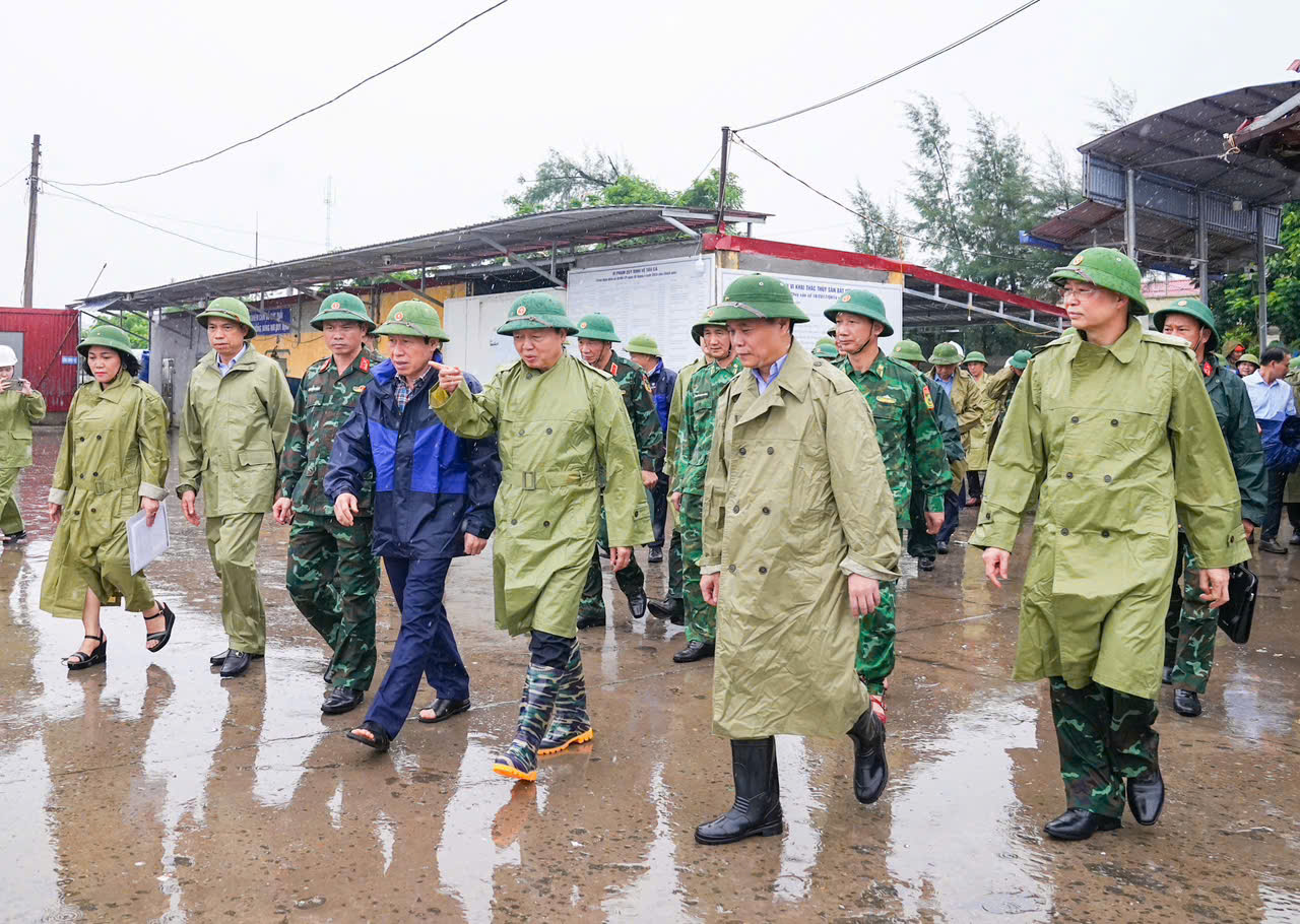 Phó Thủ tướng Trần Hồng Hà kiểm tra công tác phòng chống bão số 3 tại TP. Hải Phòng