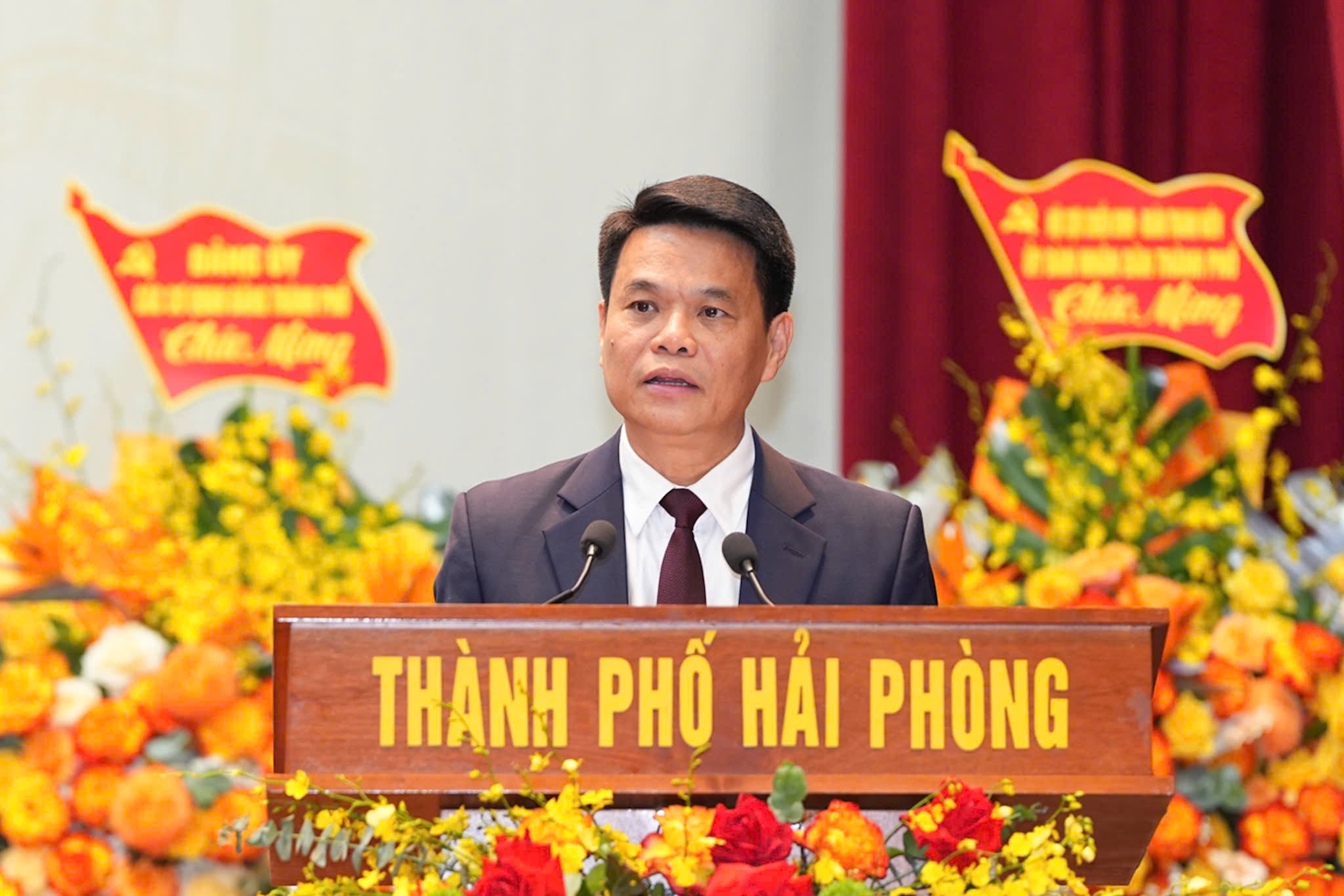 Ông Lê Ngọc Châu, Bí thư Đảng ủy UBND Thành phố, Chủ tịch UBND Thành phố Hải Phòng phát biểu tại Đại hội