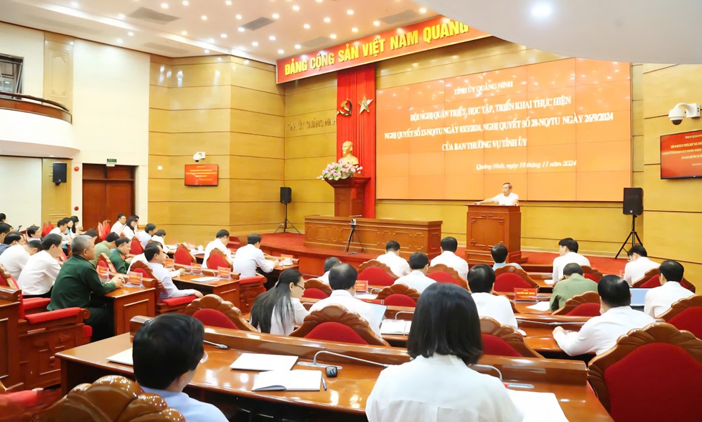 Hội nghị quán triệt, học tập, triển khai thực hiện các văn bản của Trung ương và của Tỉnh ủy Quảng Ninh. Ảnh: QMG
