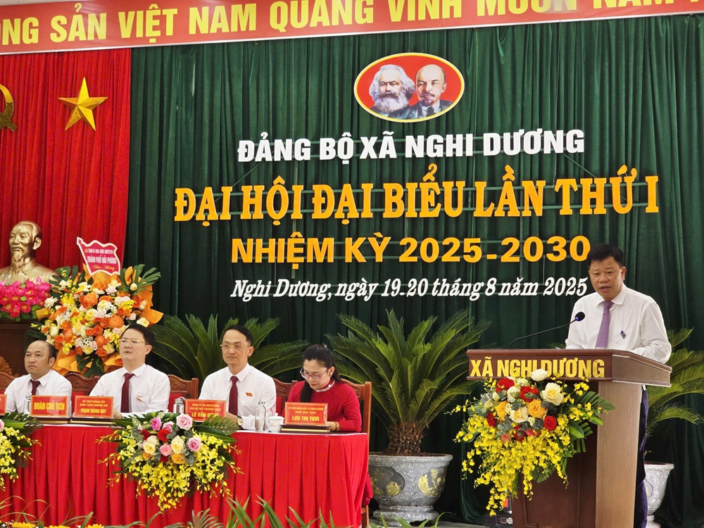 Ông Lê Trung Kiên, Trưởng ban Ban quản lý Khu kinh tế Hải Phòng phát biểu tại Đại hội