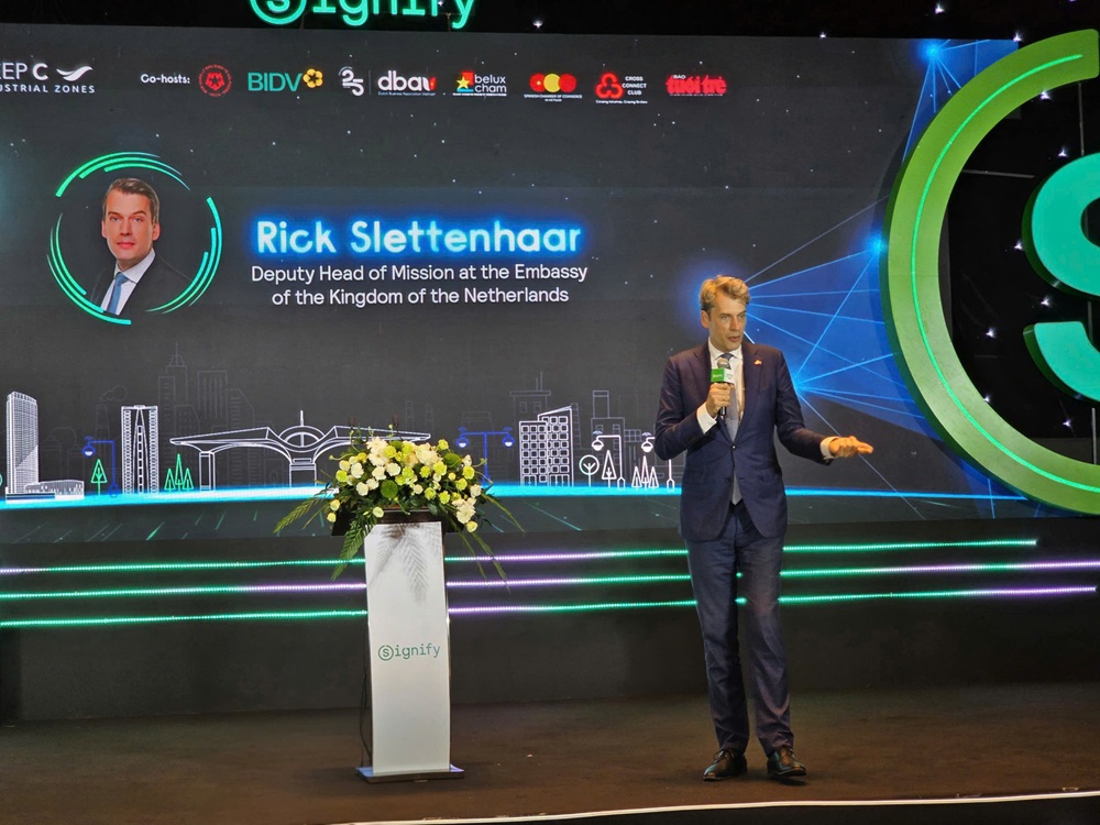 Ông Rick Slettenhaar, Phó Đại sứ, Đại sứ quán Vương quốc Hà Lan đã chia sẻ quan điểm thể hiện sự quan tâm và đồng hành cùng các doanh nghiệp Hà Lan hướng tới mục tiêu phát triển bền vững của Việt Nam