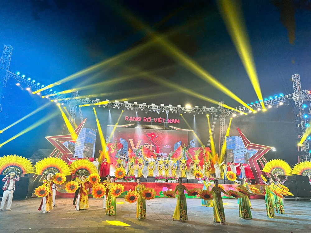 Chương trình nghệ thuật “Rạng rỡ Việt Nam” chào mừng Quốc khánh 2.9 tại phía Tây Hải Phòng